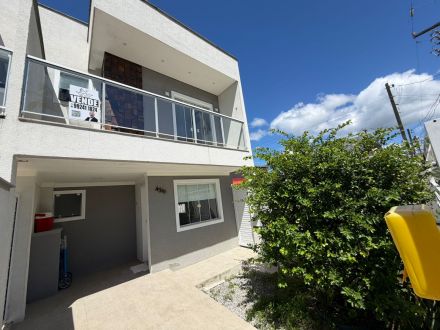 REF. 224 - Sobrado novo no Centro de Matinhos