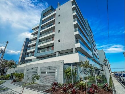 REF 070 - Apto em Caiobá Ed. Monte Lazuli  402 B