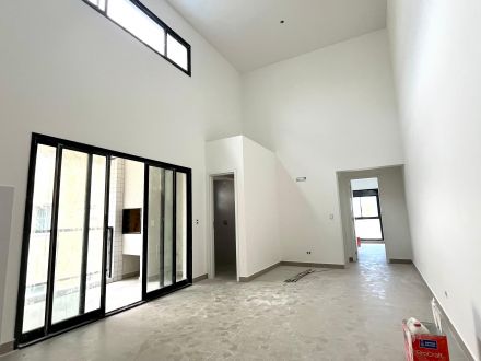 REF - 082 Apto em Caiobá Momento Residence 504